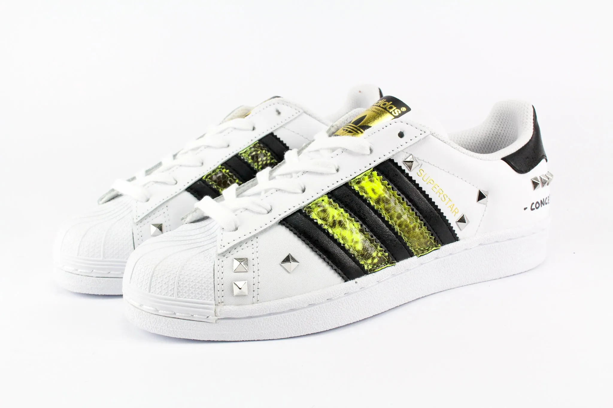 Adidas Superstar Pitone Fluo Borchie & Graffiti