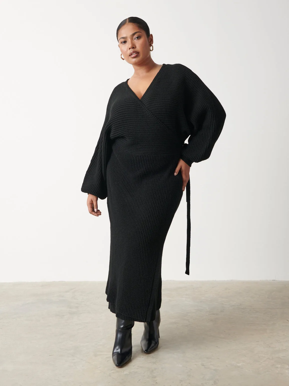 Aidan Cosy Wrap Dress Curve - Black