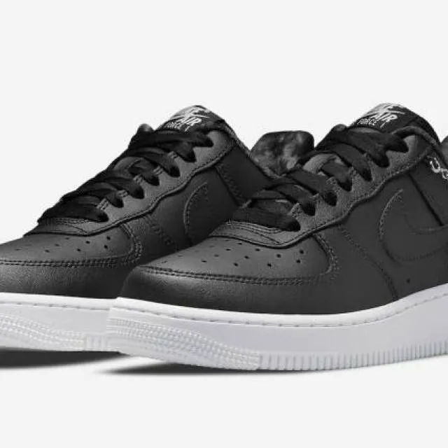 Authentic nike air force 1 low lx black pendant white dd1525 001 women size