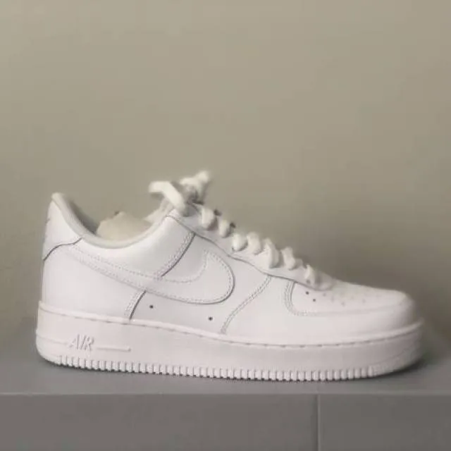 Nike air force 1 07 triple white