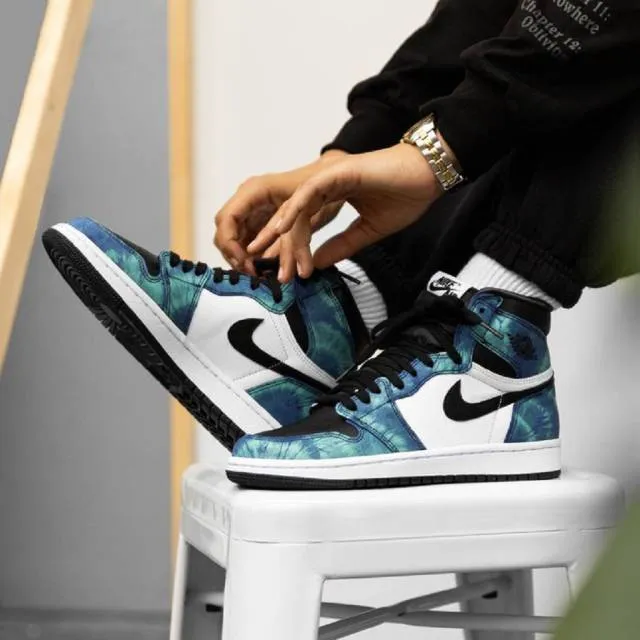 Nike Air Jordan 1 High OG Tie-Dye