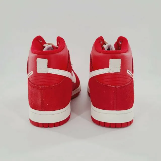 Nike dunk high first use university red