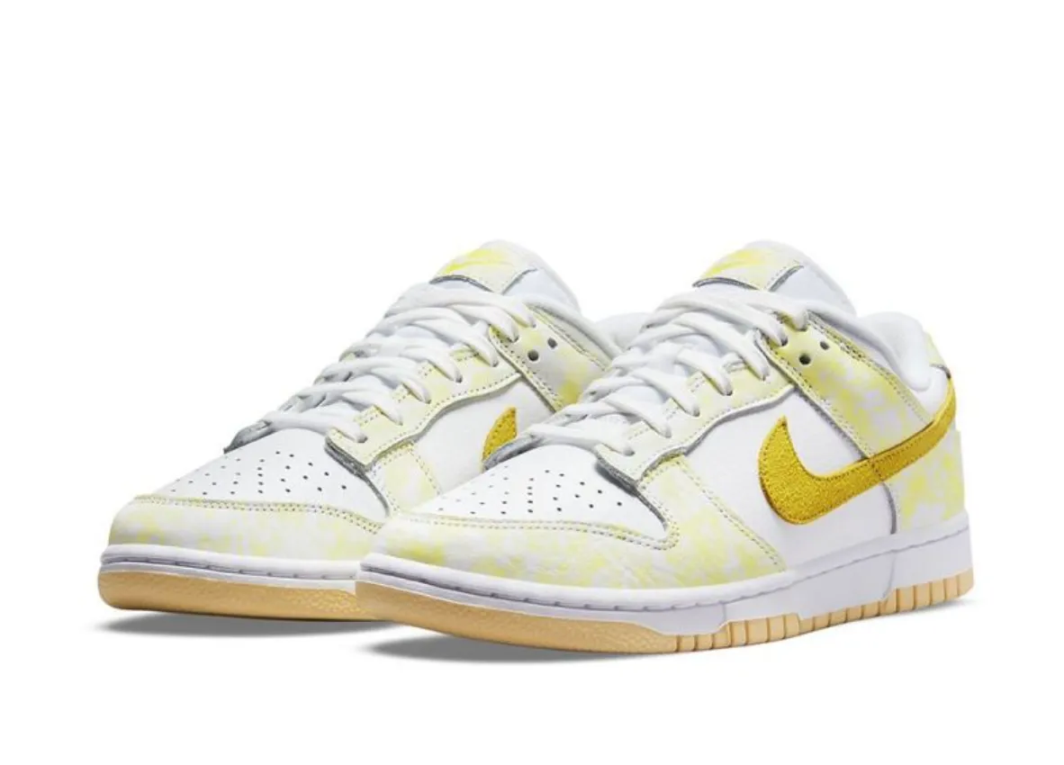 NIKE DUNK LOW YELLOW STRIKE (W)