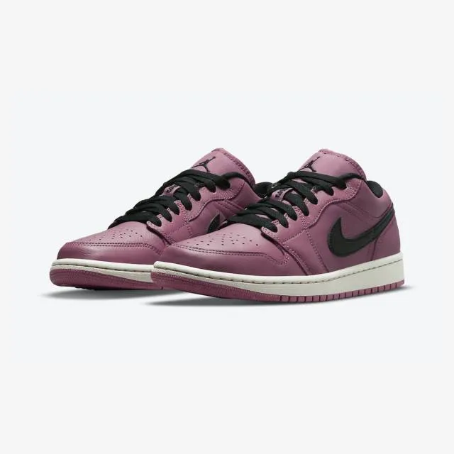 Nike women's air jordan 1 low se (light mulberry/ light bone/ bla