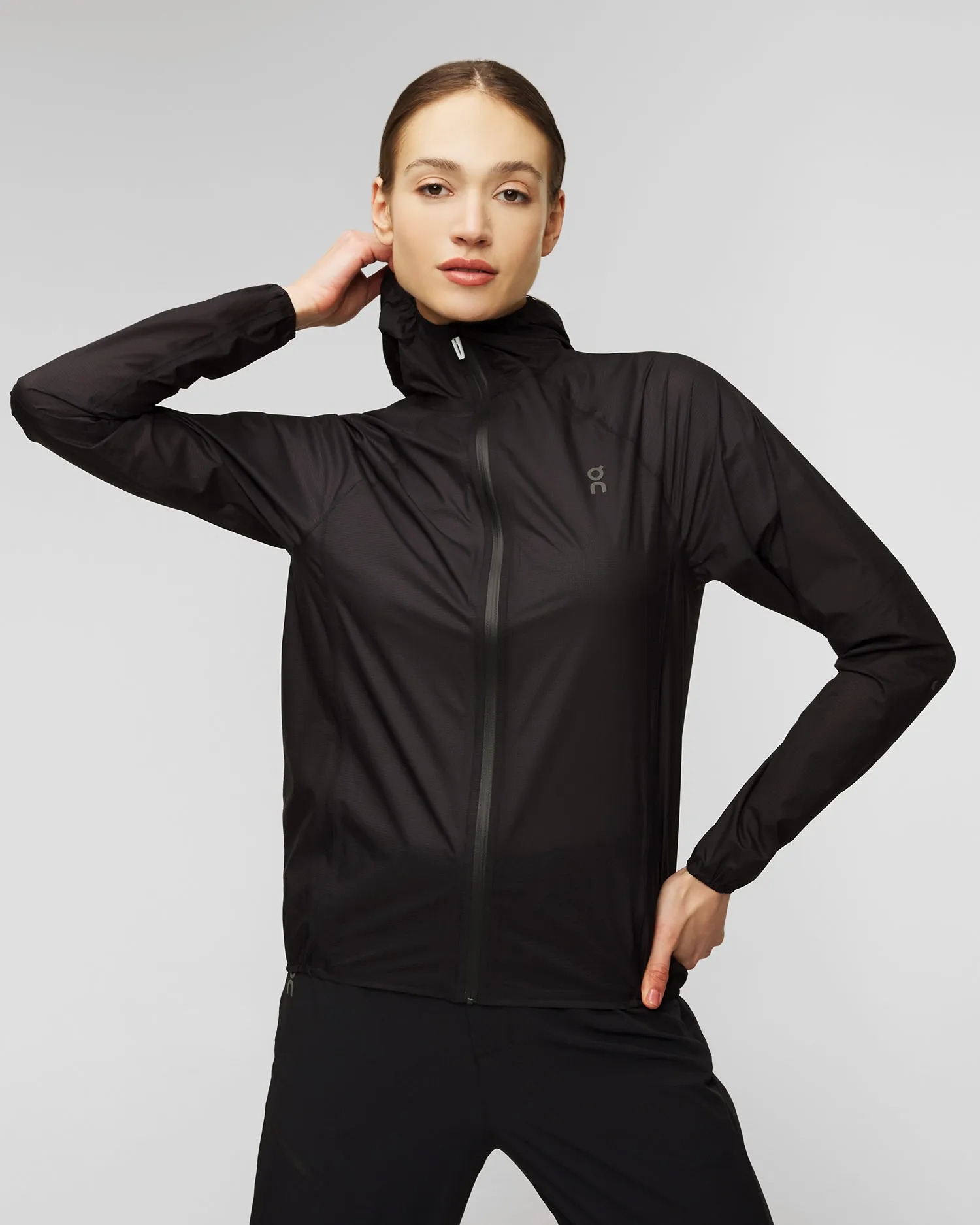 On Running Ultra Jacket 1WD10150553-black