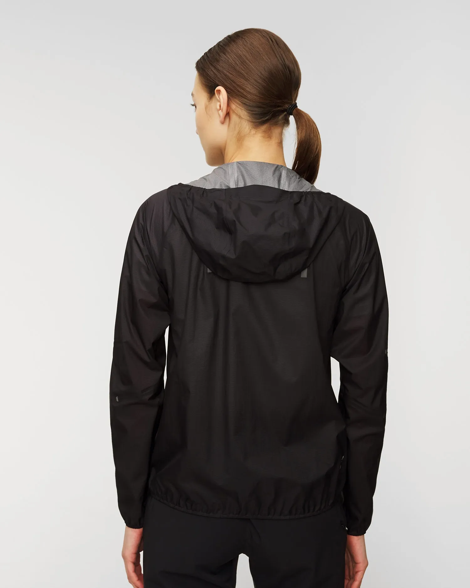 On Running Ultra Jacket 1WD10150553-black