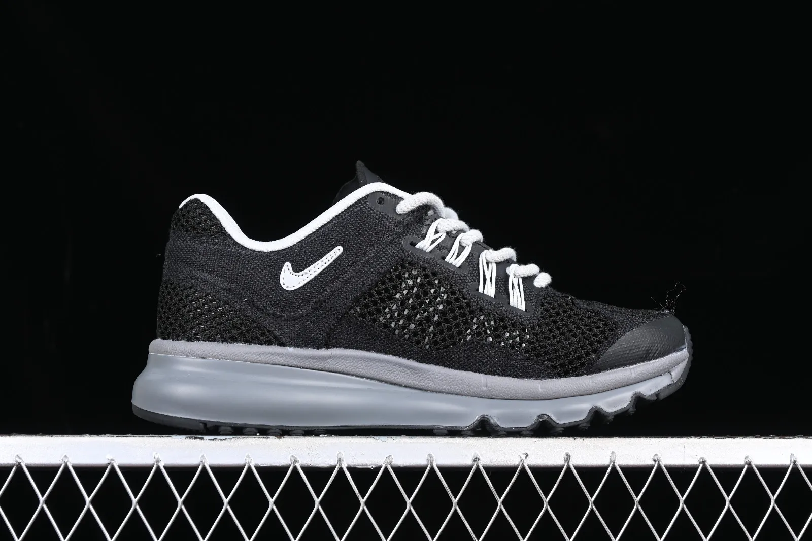 Stussy x Nike Air Max 2013 Fossil Black White Grey MR1358-001