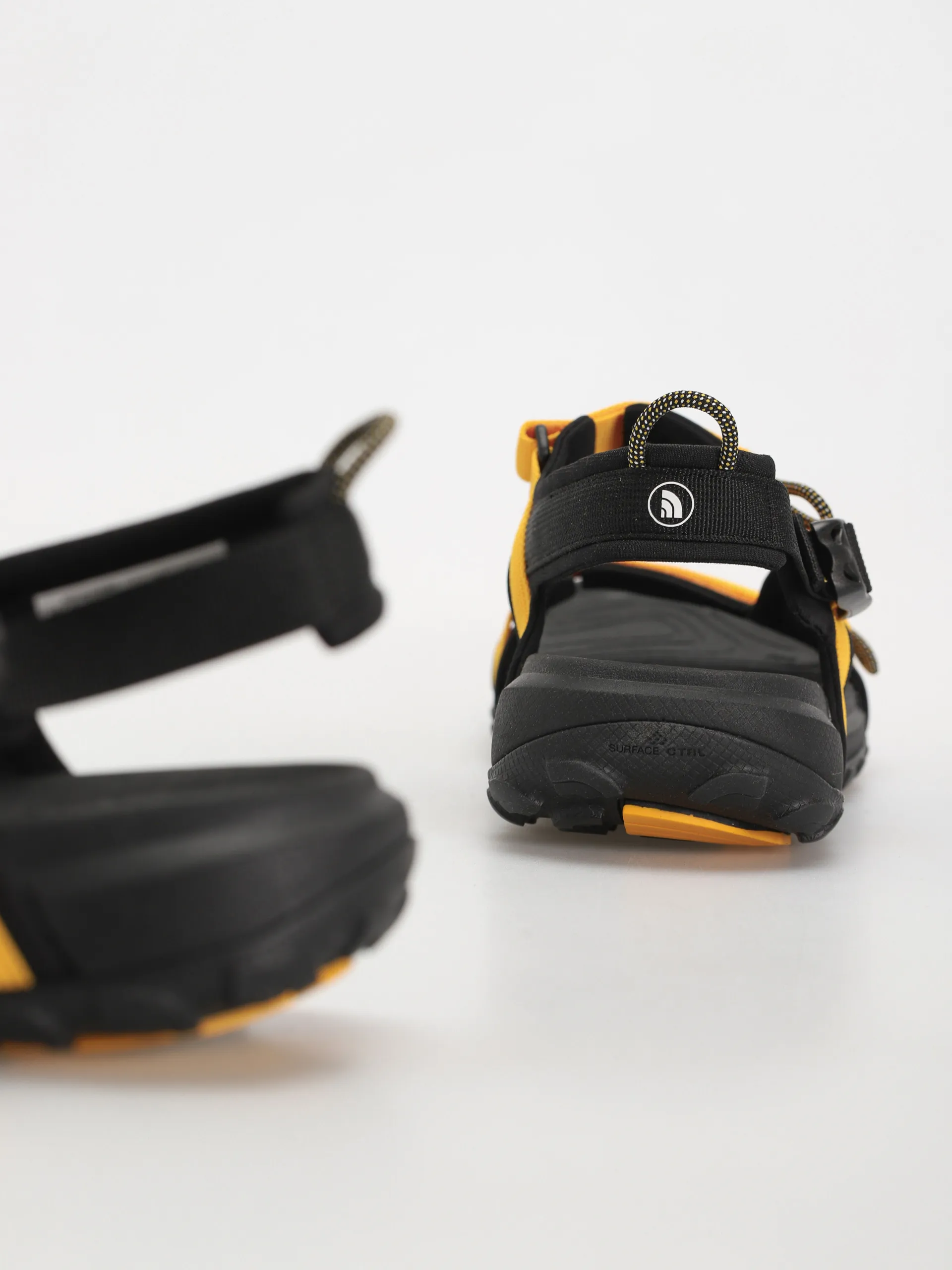 The North Face Explore Camp Sandals (summit gold/tnf black)