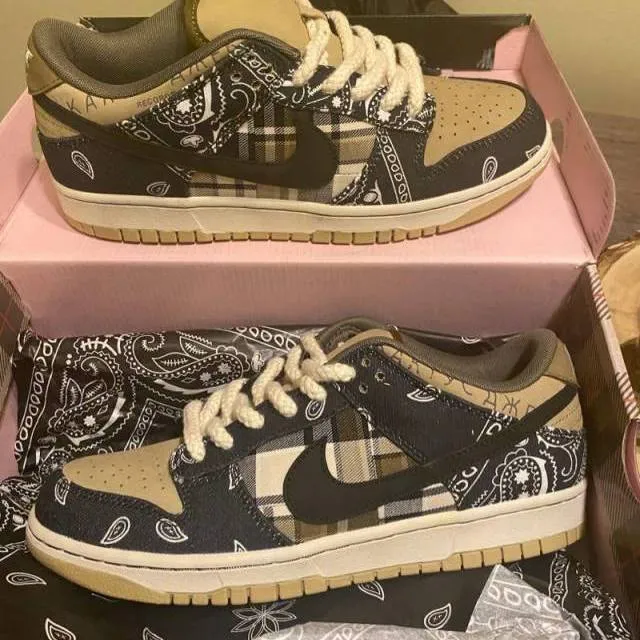 Travis Scott x Nike SB Dunk Low