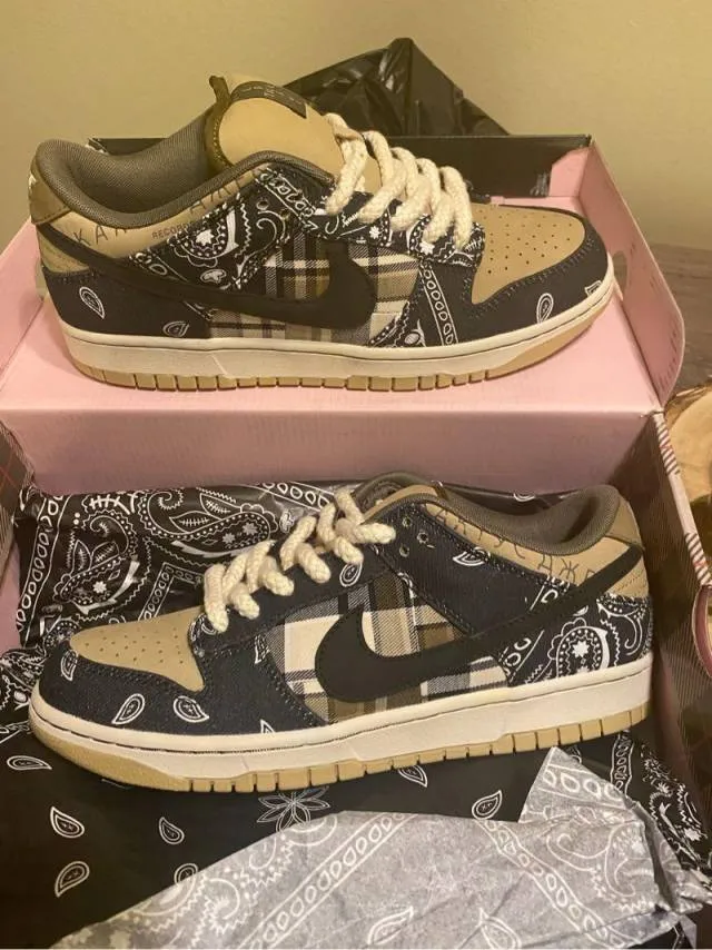 Travis Scott x Nike SB Dunk Low